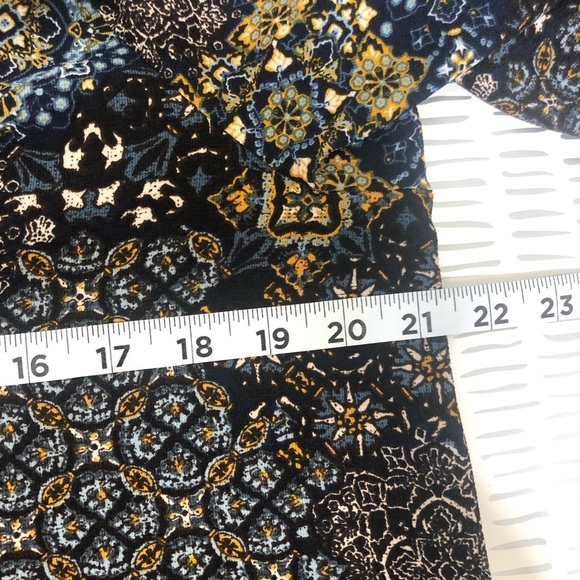 Michael Kors mosaic top - Picture 6 of 8